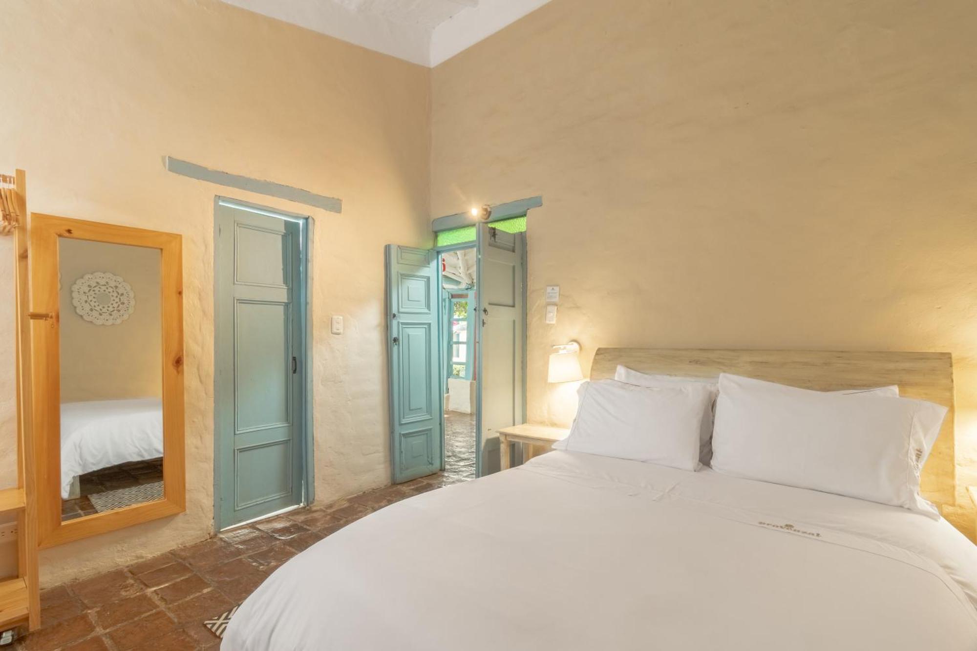 Casa Provenzal Hotel บียาเดเลย์บา ภายนอก รูปภาพ